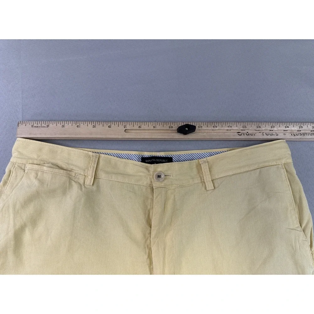 Banana Republic S/ Shorts Mens 36 Yellow Striped 100% Cotton Flat Front
